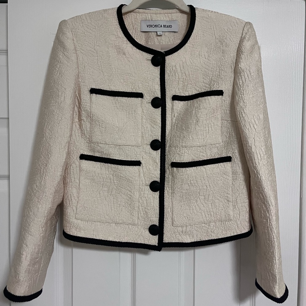 Veronica Beard Blazer Darla jacket in size 6 ecru color